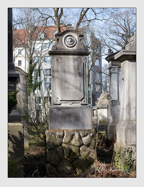 Grab der Familie Bauknecht auf dem Alten Südfriedhof München (März 2014)